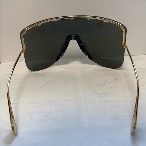 Gucci Mask Frame sunglasses - Picture 12 of 14